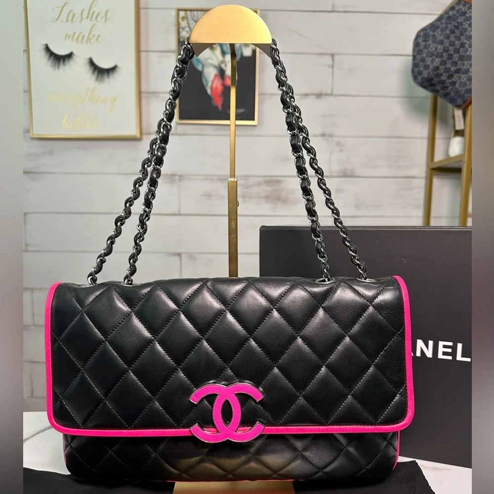 CHANEL RARE Large 2008 Cruise Collection Flap Bag π - Picture 1 of 14